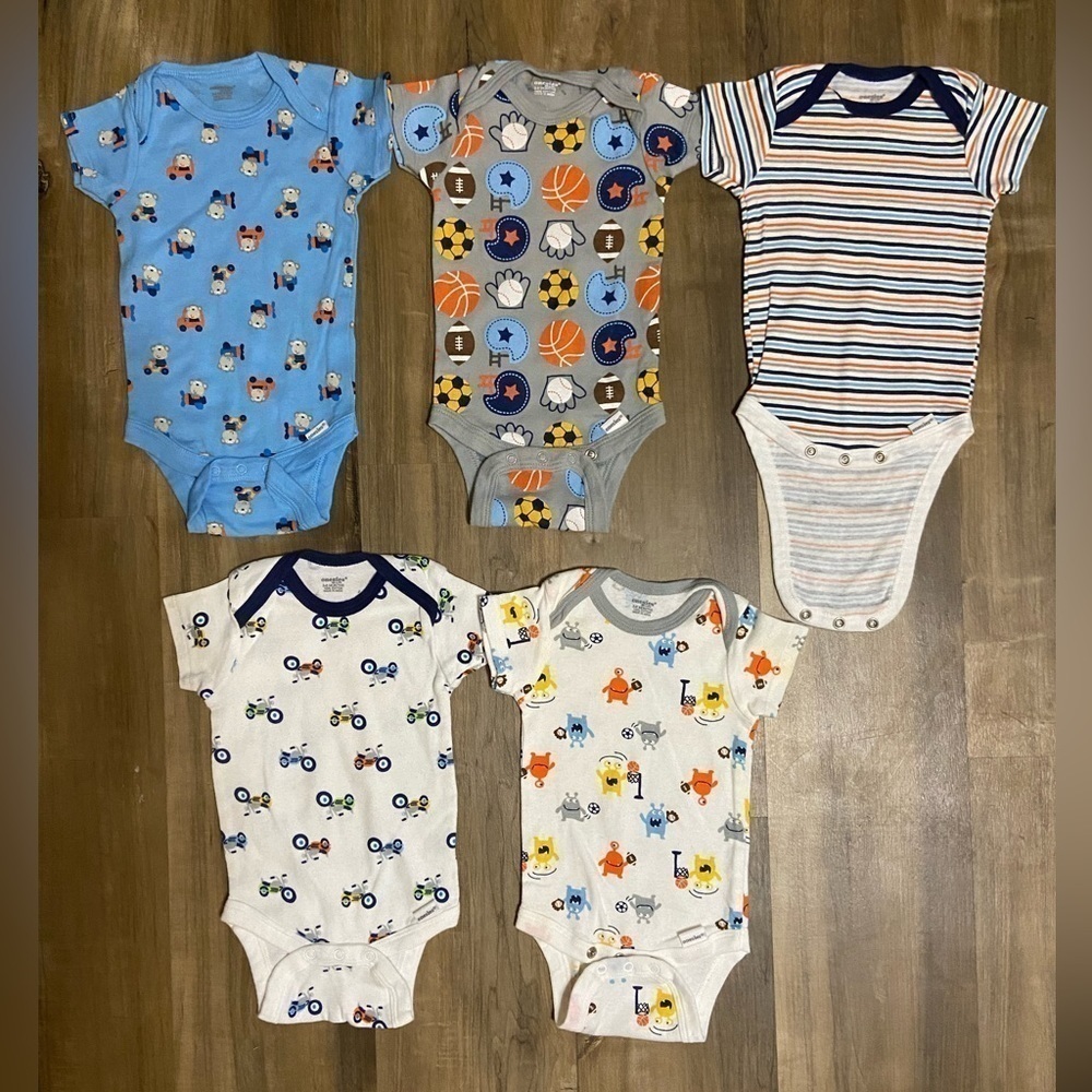 Lot of 5 Infant Boys Size 3-6 Months Onesies